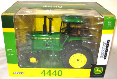 june farm toys 10 127.jpg (375033 bytes)