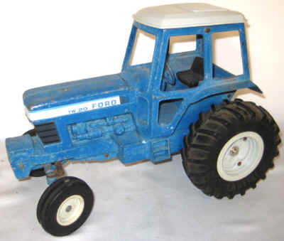 june farm toys 10 102.jpg (325245 bytes)