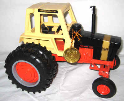 nov 21 farm toy 1 025.jpg (317277 bytes)