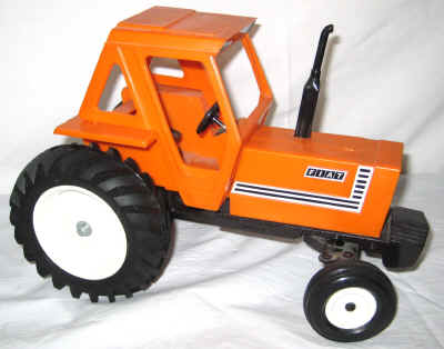 nov 21 farm toy 1 046.jpg (298990 bytes)