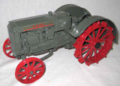 nov 21 farm toys 2 006.jpg (311290 bytes)