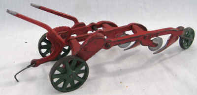 nov 21 farm toys 2 024.jpg (192053 bytes)