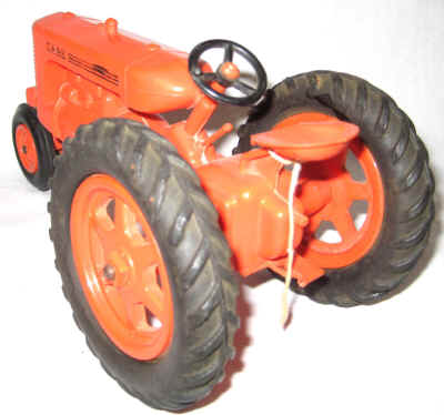 nov 21 farm toys 2 046.jpg (274130 bytes)