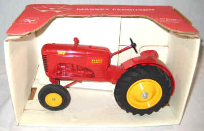 nov 21 farm toys 2 070.jpg (325314 bytes)