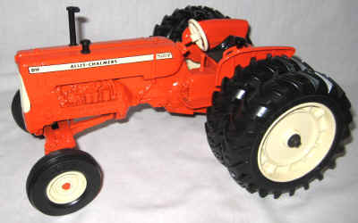 nov 21 farm toys 4 035.jpg (288482 bytes)