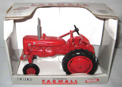 dec 10 farm toys 4 066.jpg (306321 bytes)