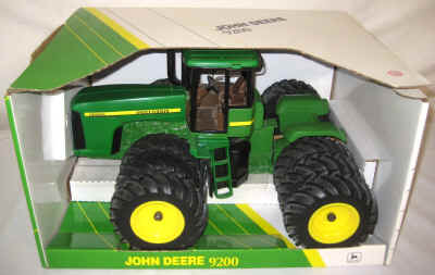 dec 10 farm toys 4 096.jpg (401511 bytes)