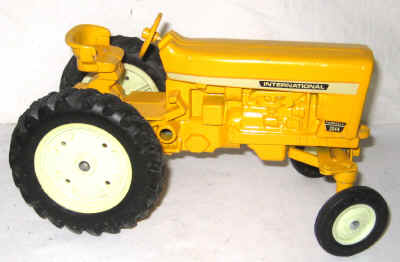 dec 3 farm toys 130.jpg (211835 bytes)