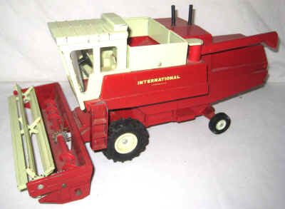 dec 3 farm toys 369.jpg (358206 bytes)