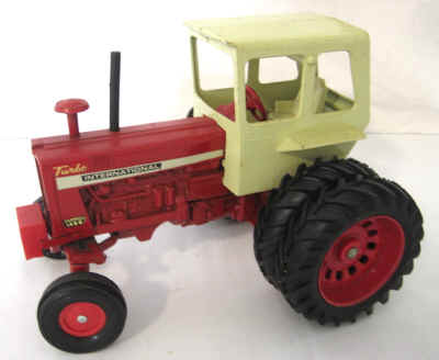 dec 3 farm toys 516.jpg (266684 bytes)