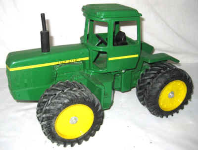 dec 3 farm toys 545.jpg (354179 bytes)