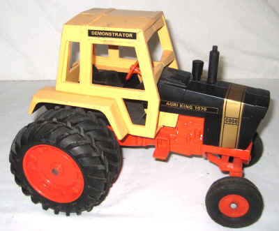 dec 3 farm toys 546.jpg (284225 bytes)