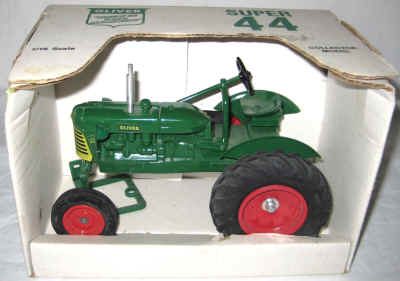 sept 24 farm toy 5 020.jpg (335655 bytes)