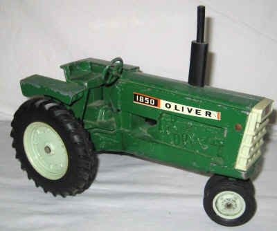 sept 24 farm toy 7 011.jpg (229934 bytes)